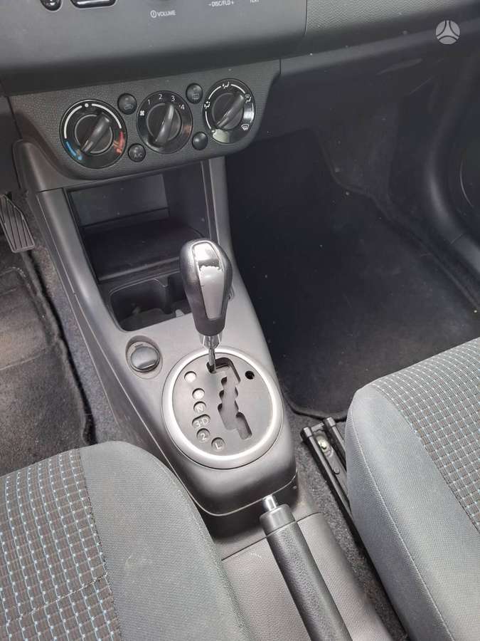 Suzuki Swift, 1.5 l., Хэтчбек
