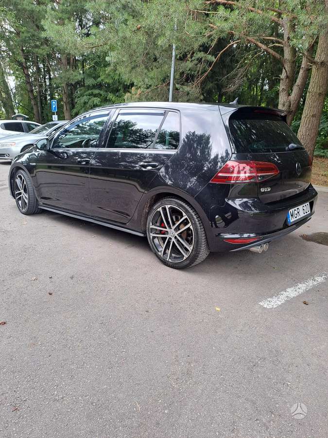 Volkswagen Golf - 3