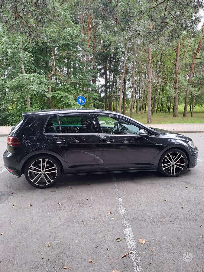 Volkswagen Golf - 5