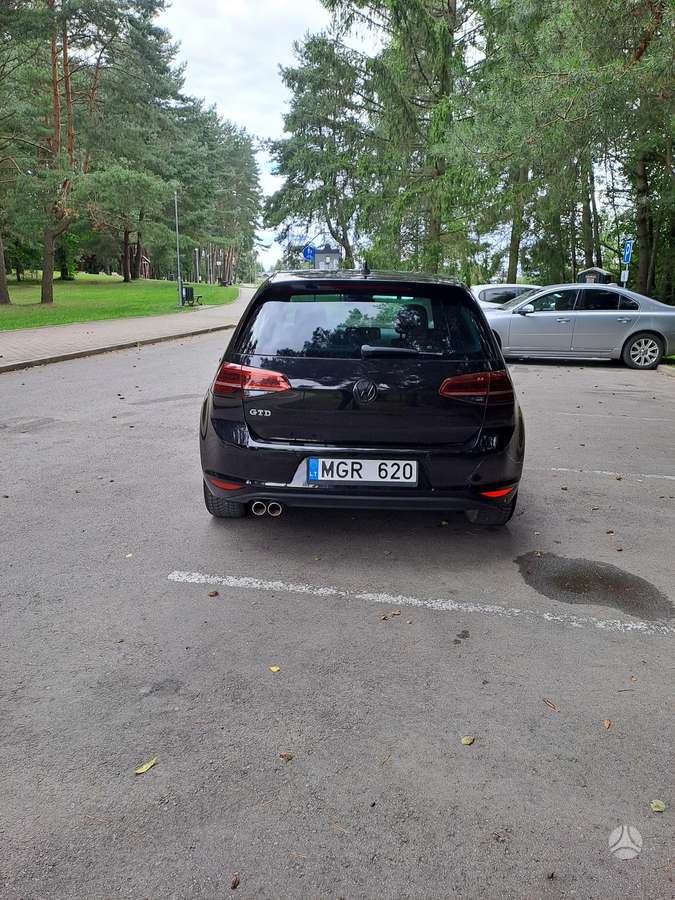 Volkswagen Golf - 6