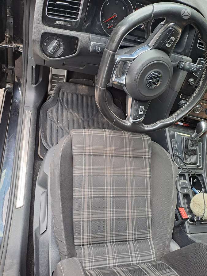 Volkswagen Golf - 7