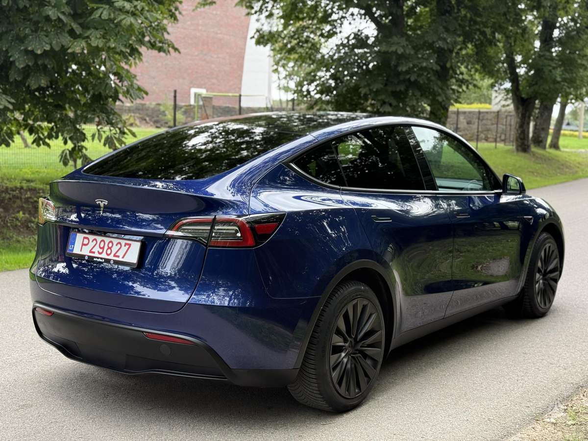 Tesla Model Y - 5