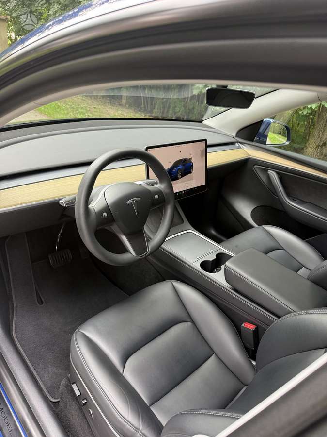 Tesla Model Y, Хэтчбек