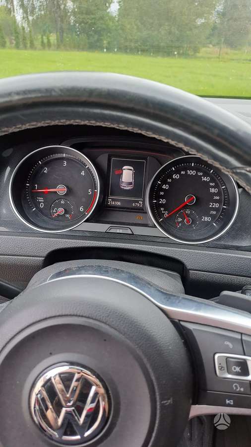 Volkswagen Golf - 10
