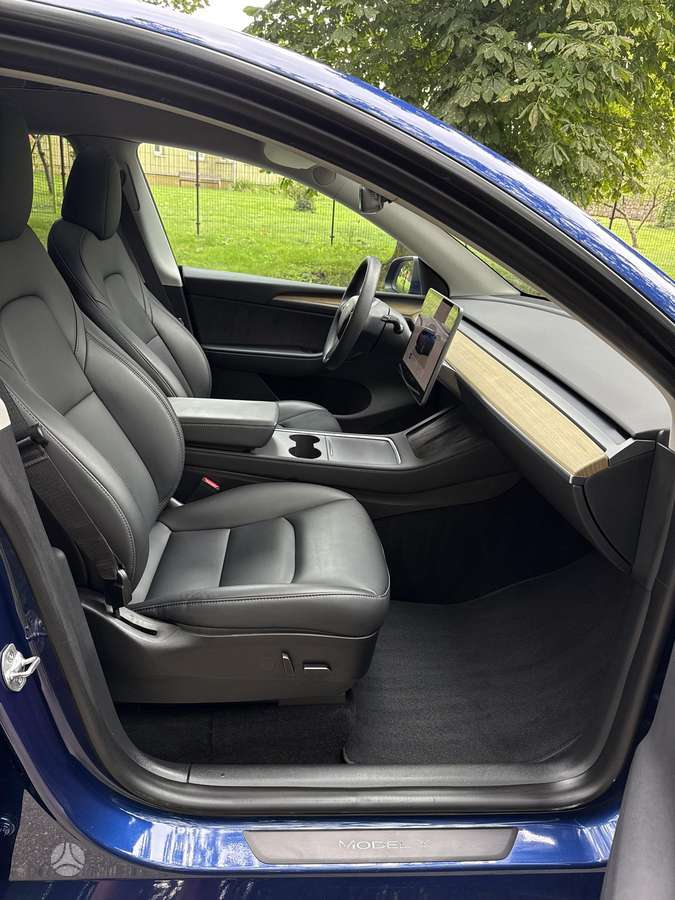 Tesla Model Y, Хэтчбек