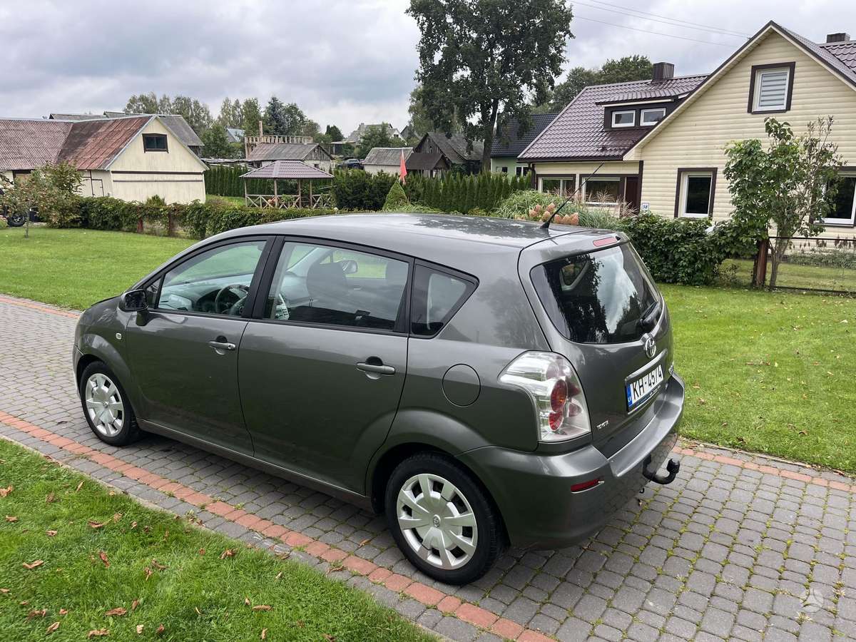 Toyota Corolla Verso - 3