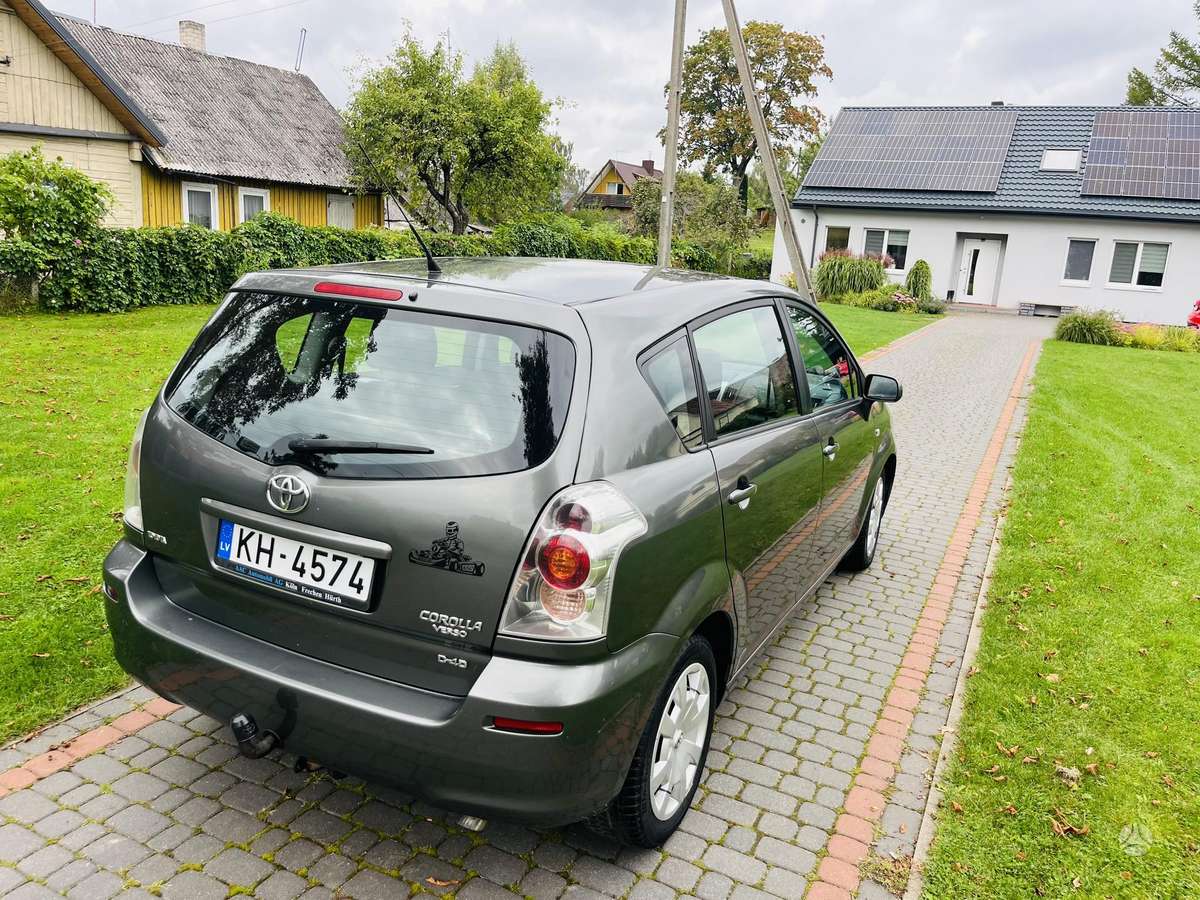 Toyota Corolla Verso - 2