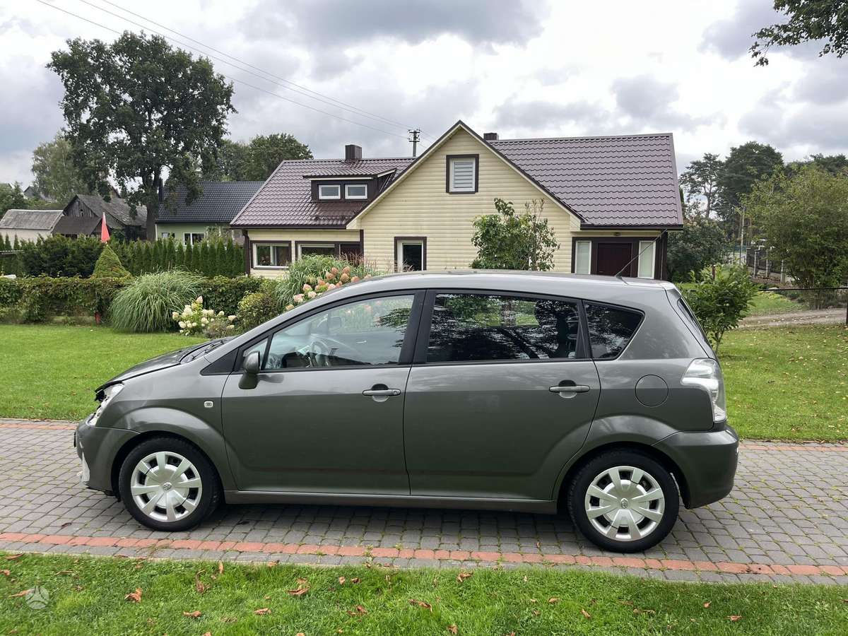 Toyota Corolla Verso - 7