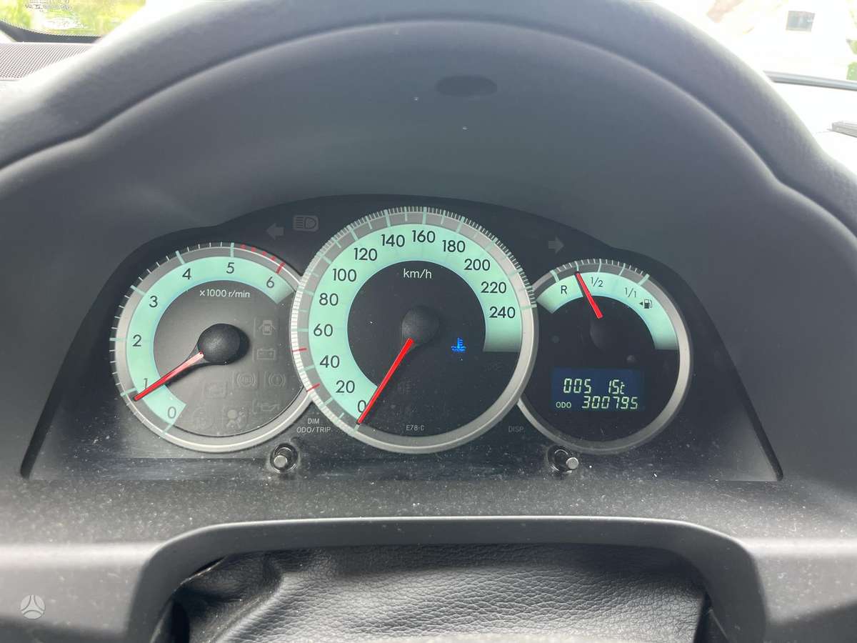 Toyota Corolla Verso - 10