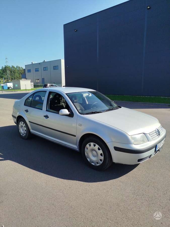 Volkswagen Bora - 1