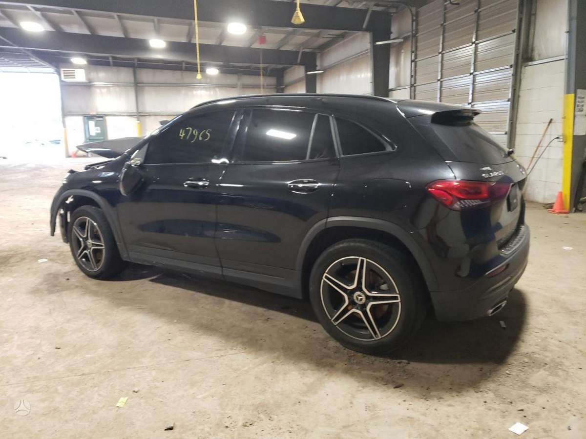 Mercedes-Benz GLA250 - 2