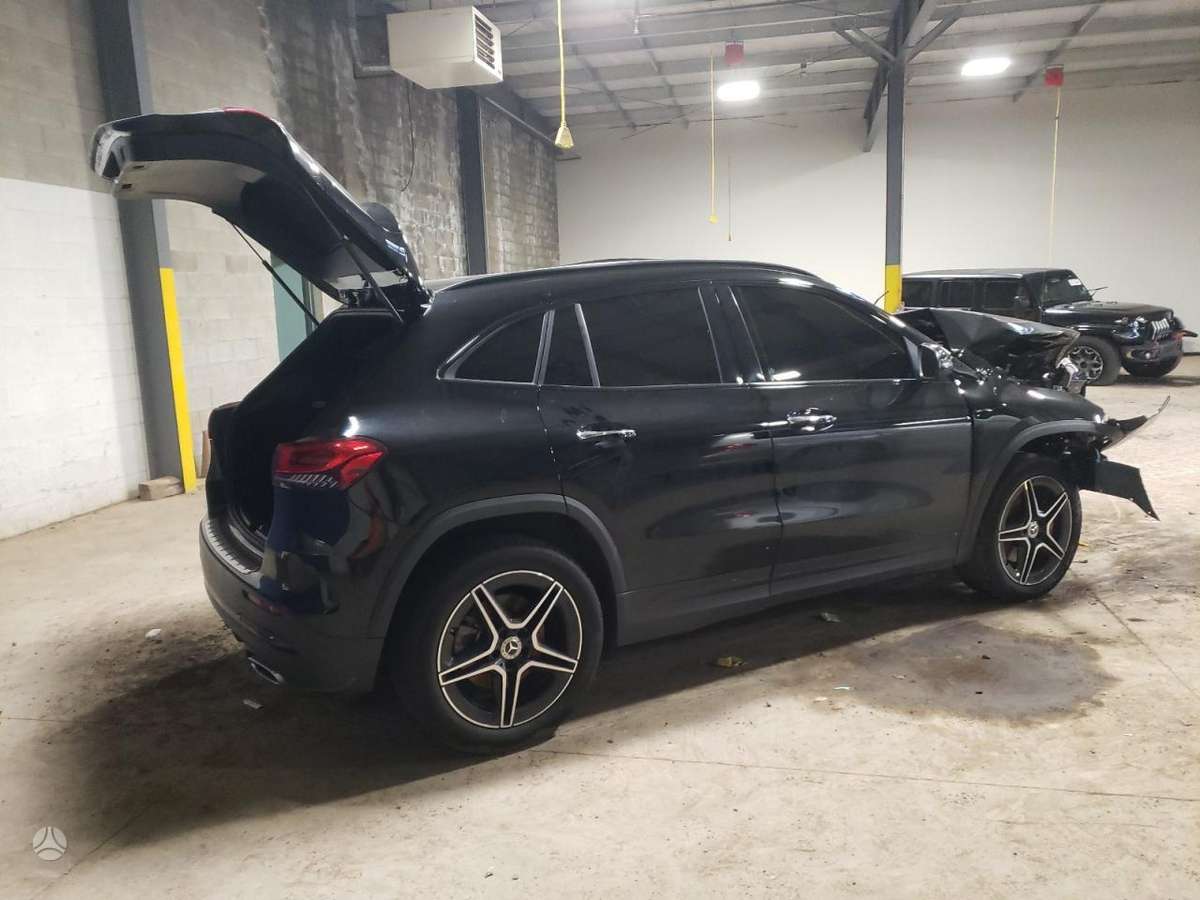 Mercedes-Benz GLA250 - 3