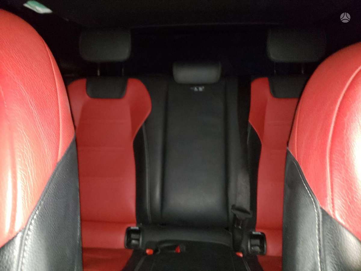 Mercedes-Benz GLA250 - 10