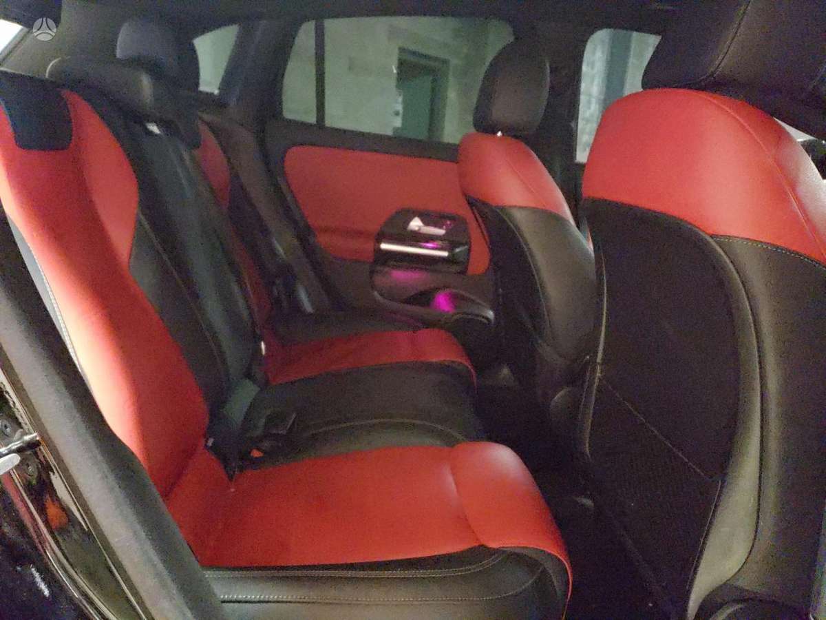 Mercedes-Benz GLA250 - 11