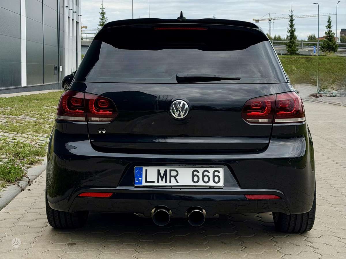 Volkswagen Golf - 2