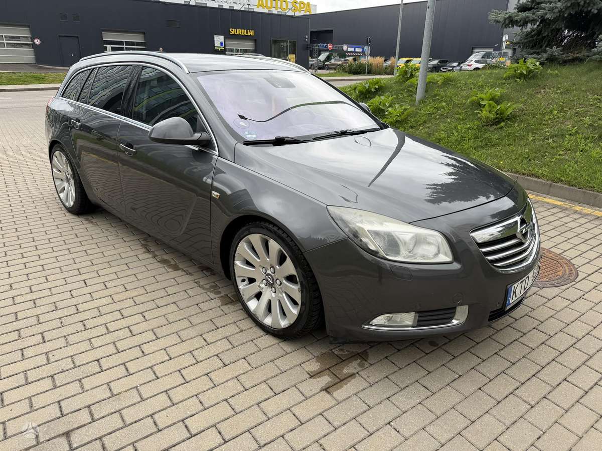 Opel Insignia - 1