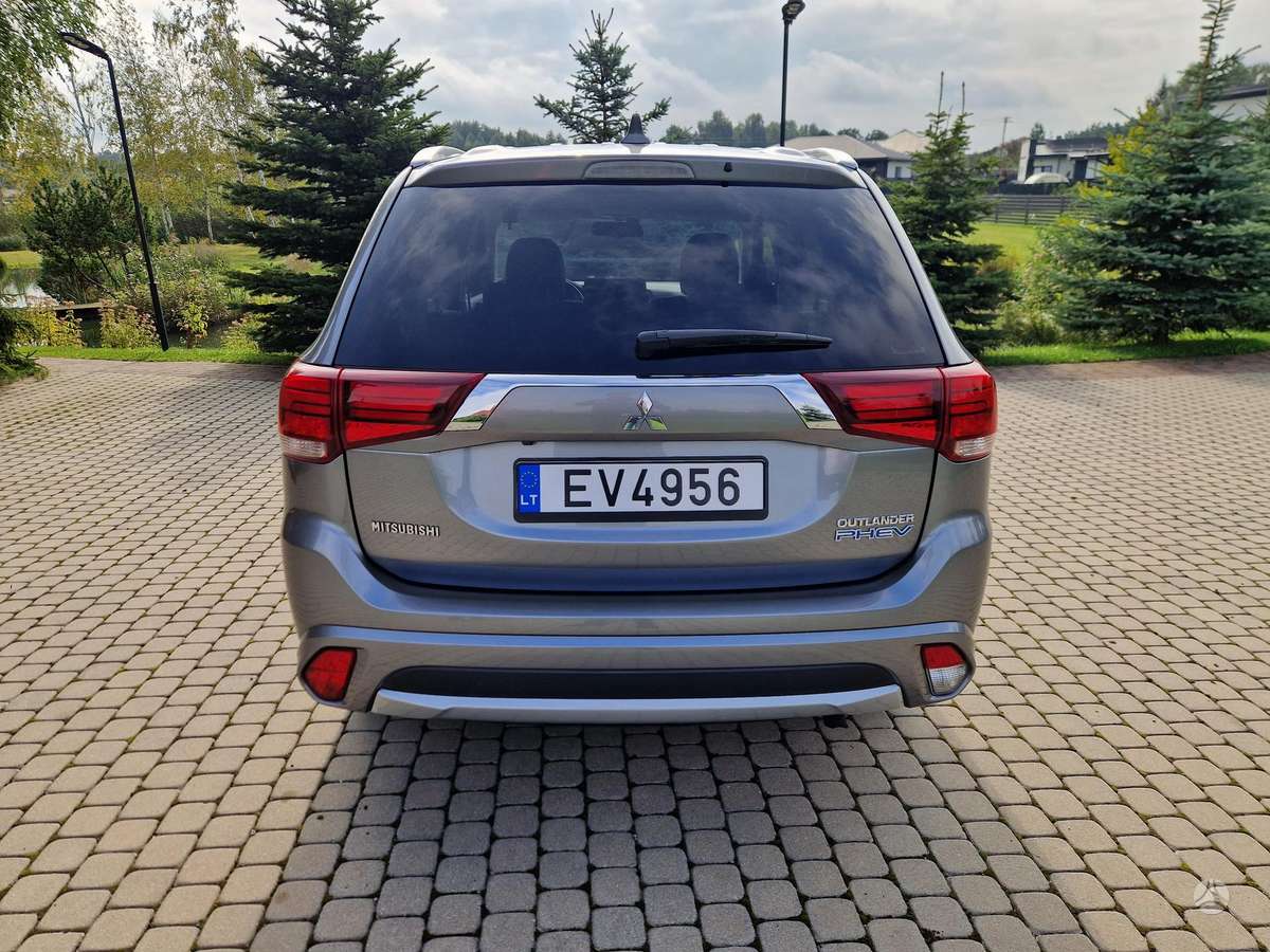 Mitsubishi Outlander - 6