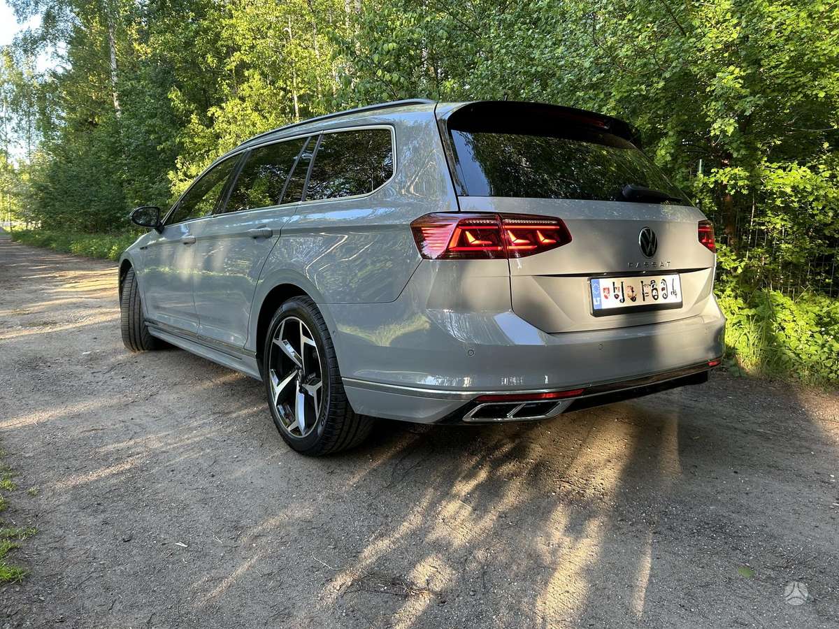 Volkswagen Passat - 4