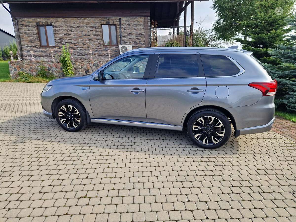 Mitsubishi Outlander - 5