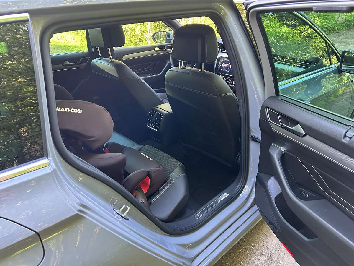 Volkswagen Passat - 11