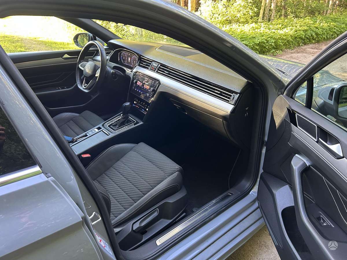 Volkswagen Passat - 12