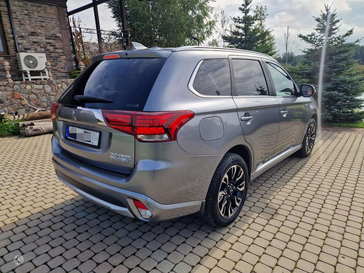 Mitsubishi Outlander - 8