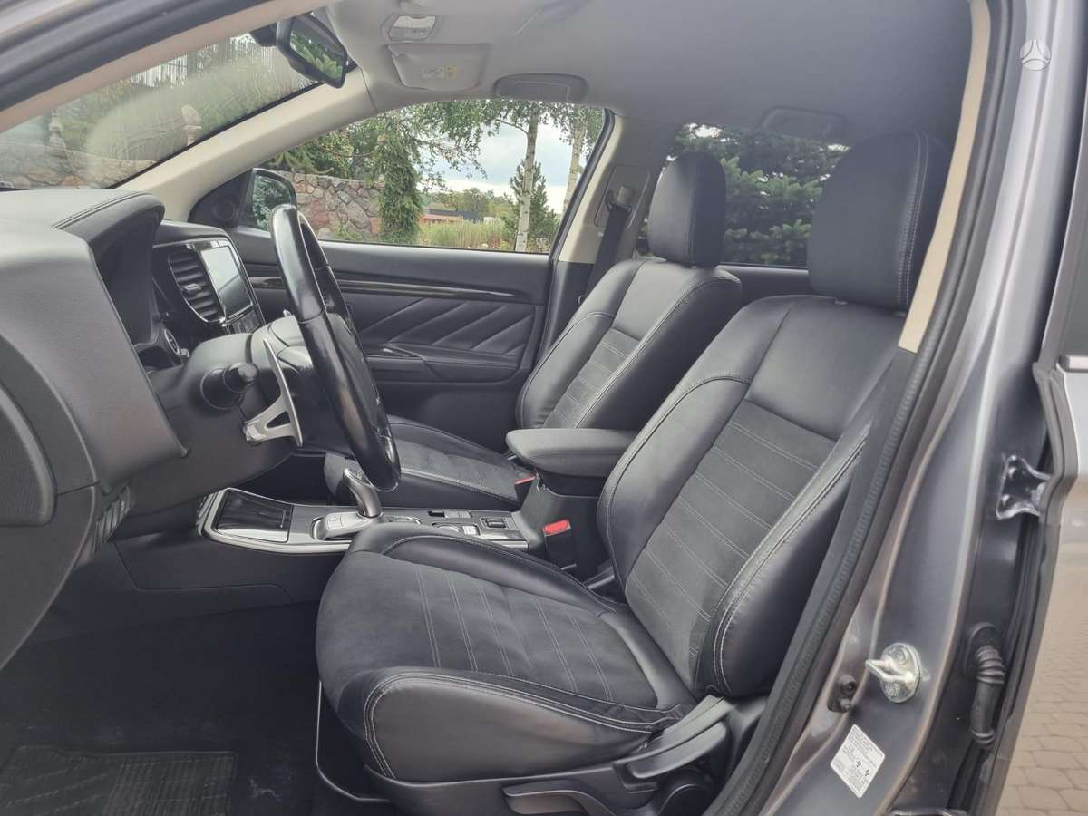 Mitsubishi Outlander - 11