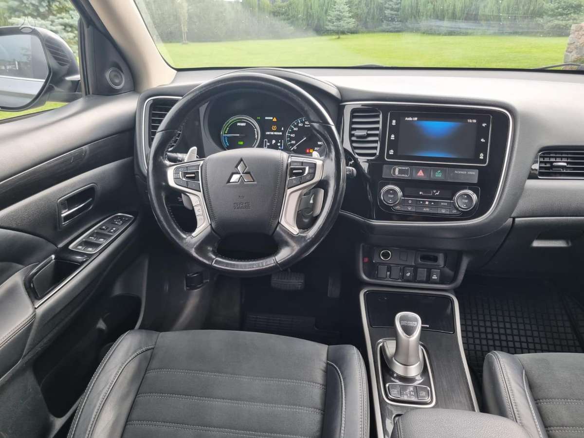 Mitsubishi Outlander - 9