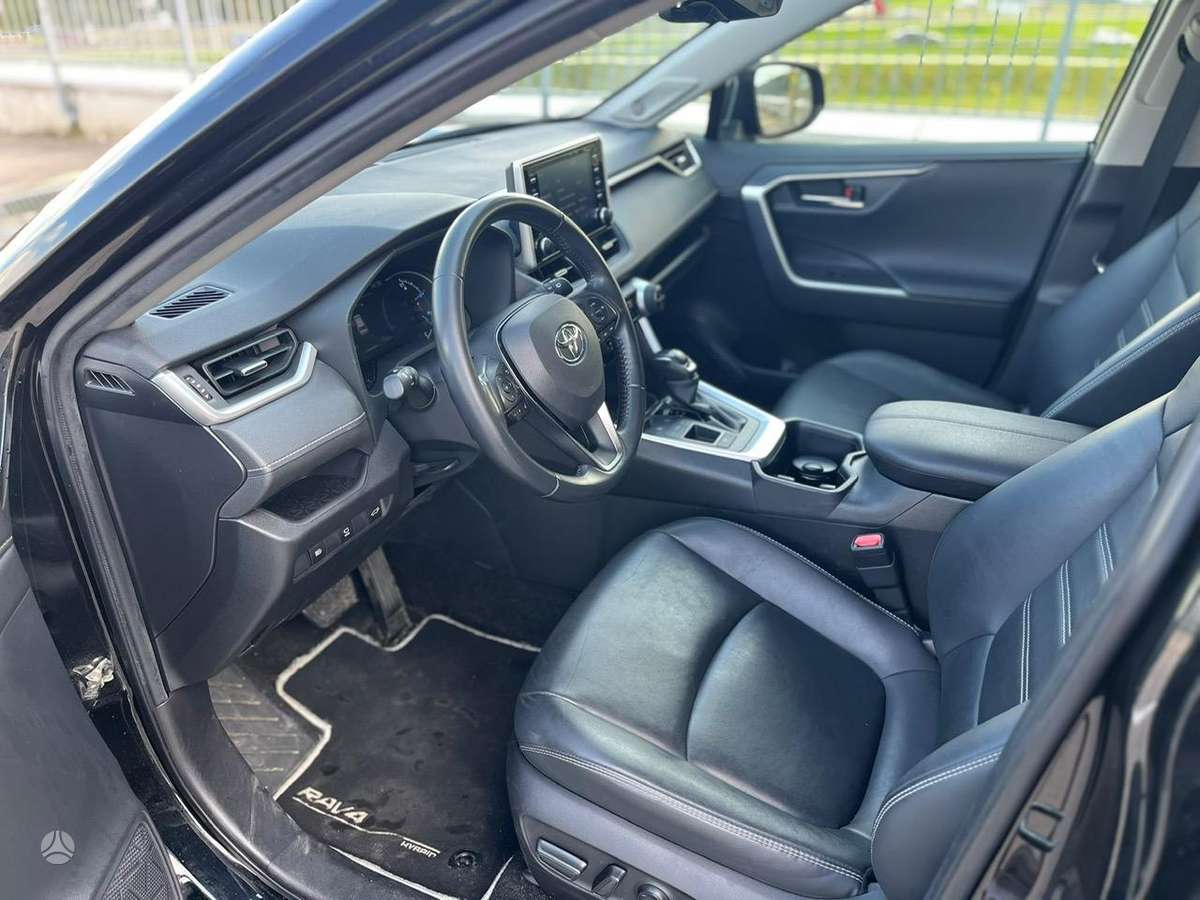 Toyota RAV4 - 9