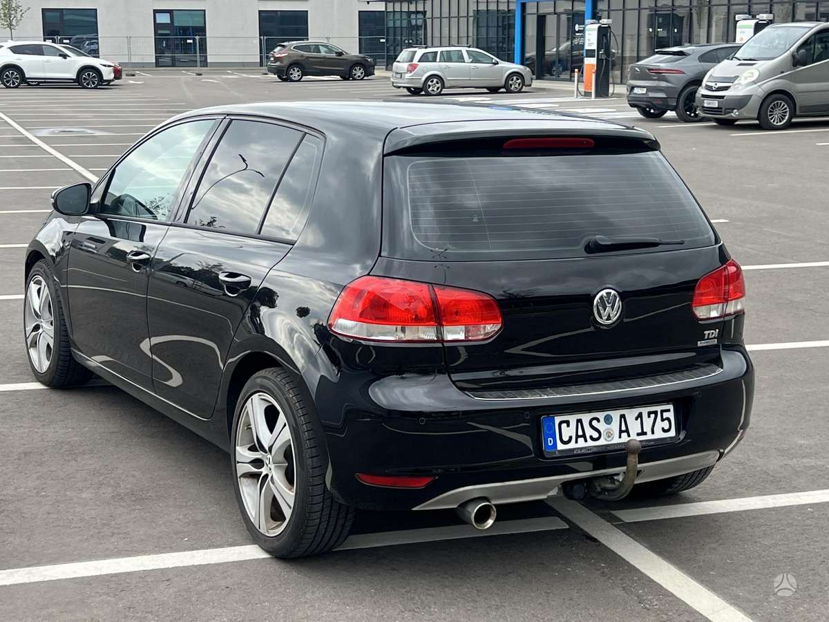 Volkswagen Golf - 8