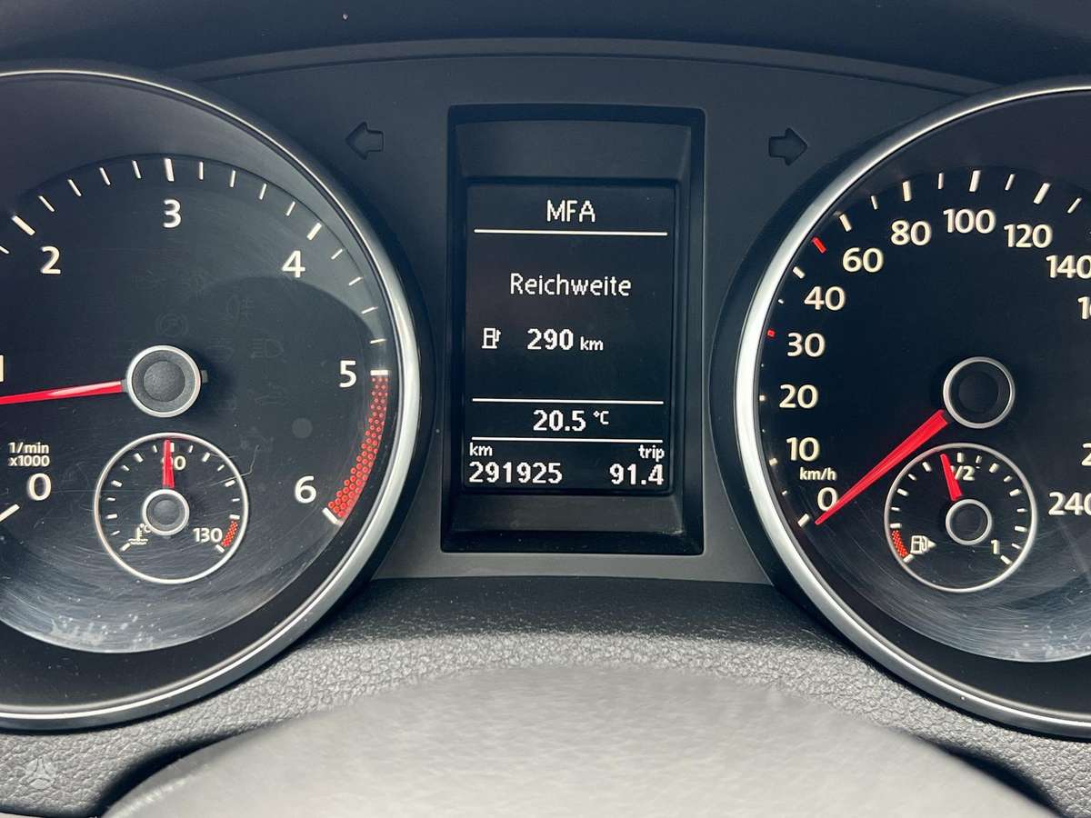 Volkswagen Golf - 12