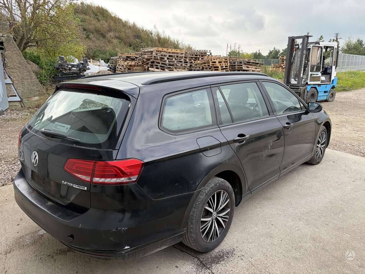 Volkswagen Passat Turim sedana karavana