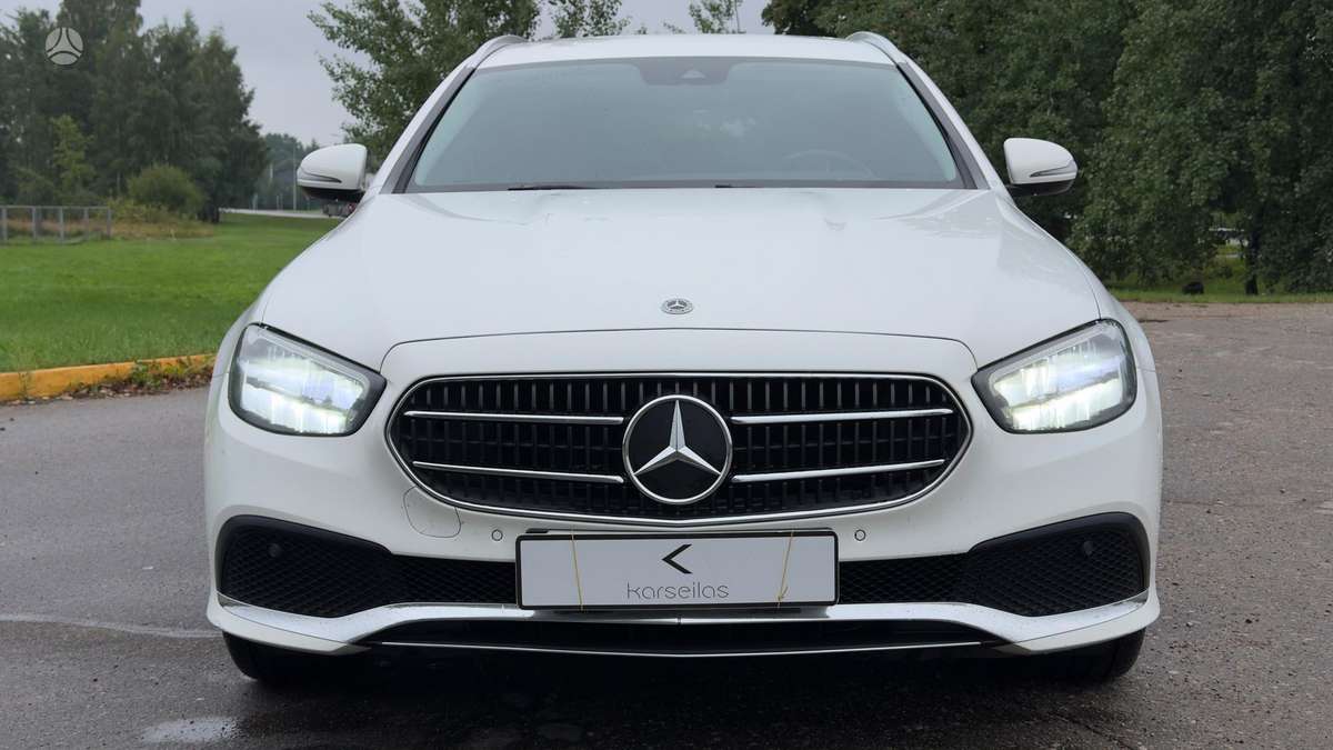 Mercedes-Benz E300 - 1