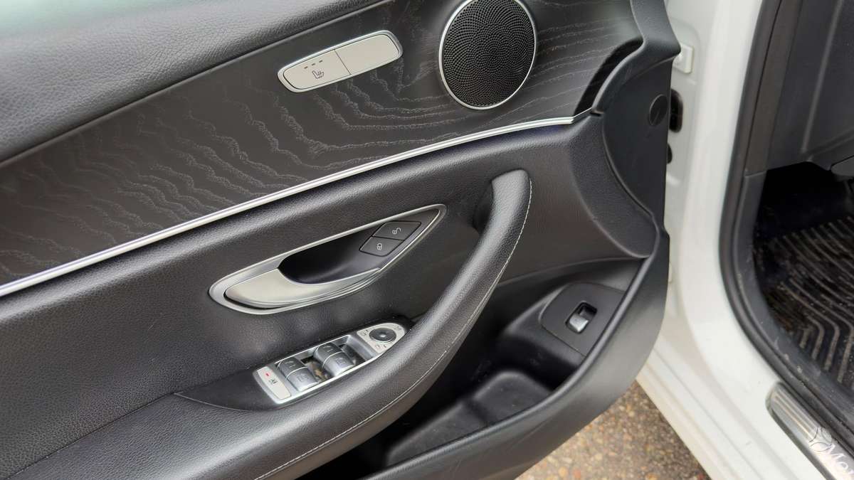 Mercedes-Benz E300 - 10