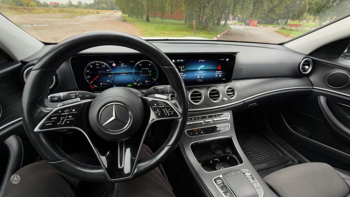 Mercedes-Benz E300 - 12