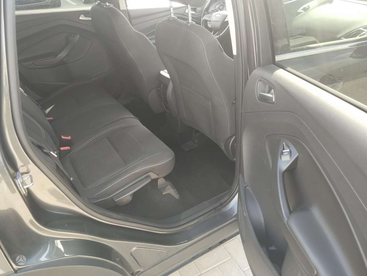 Ford Kuga - 8