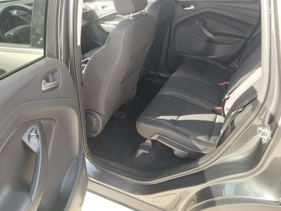 Ford Kuga - 10