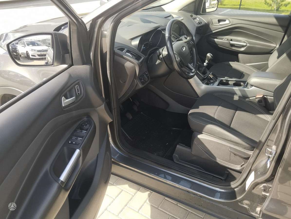 Ford Kuga - 11