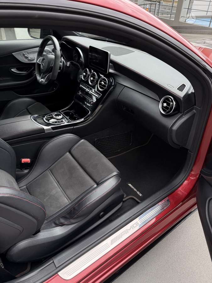 Mercedes-Benz C43 AMG - 8