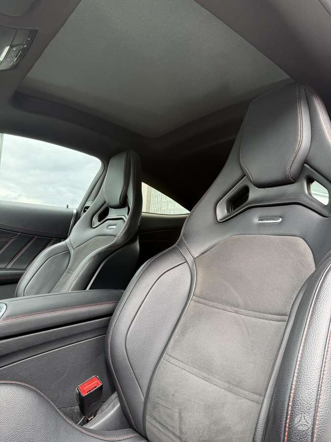Mercedes-Benz C43 AMG - 12