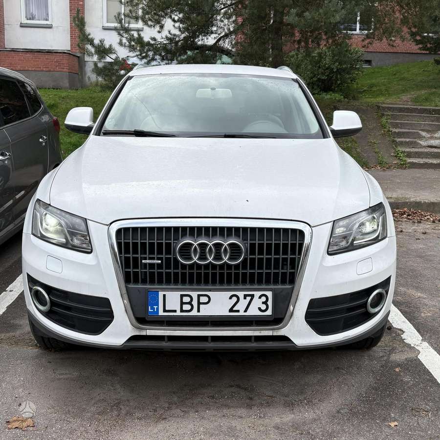 Audi Q5, 2.0 l., off-road / crossover
