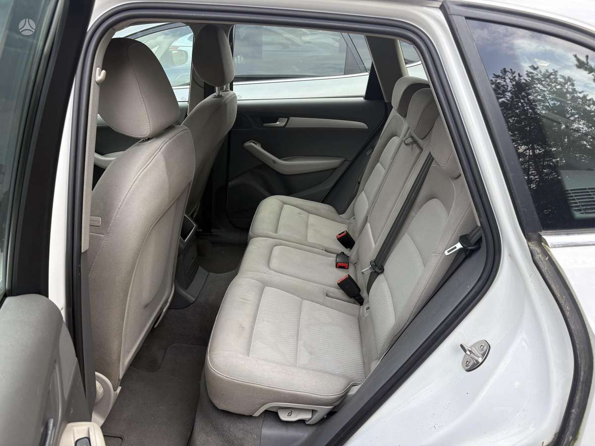 Audi Q5, 2.0 l., off-road / crossover