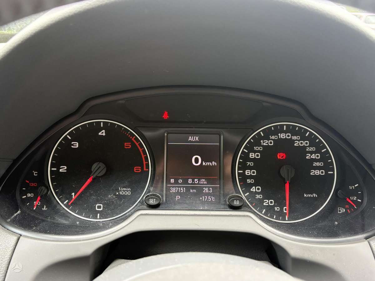 Audi Q5, 2.0 l., off-road / crossover