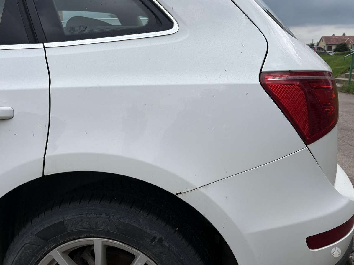 Audi Q5, 2.0 l., off-road / crossover