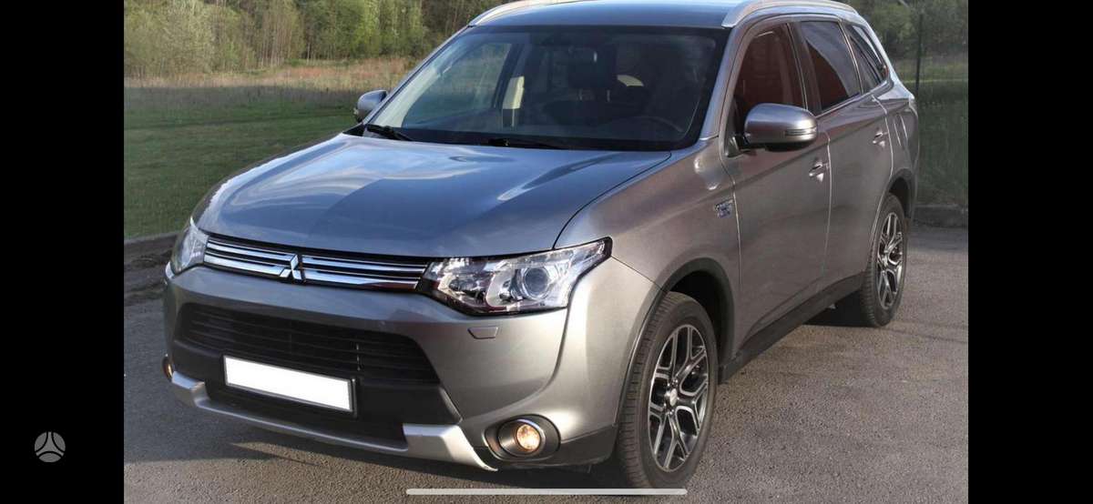 Mitsubishi Outlander - 2