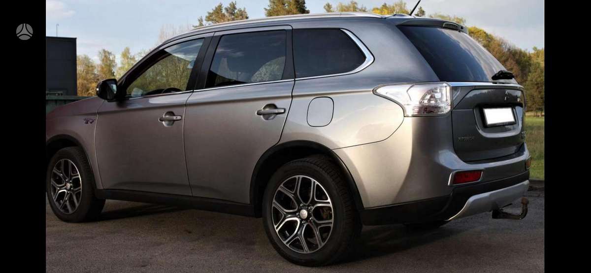 Mitsubishi Outlander - 3