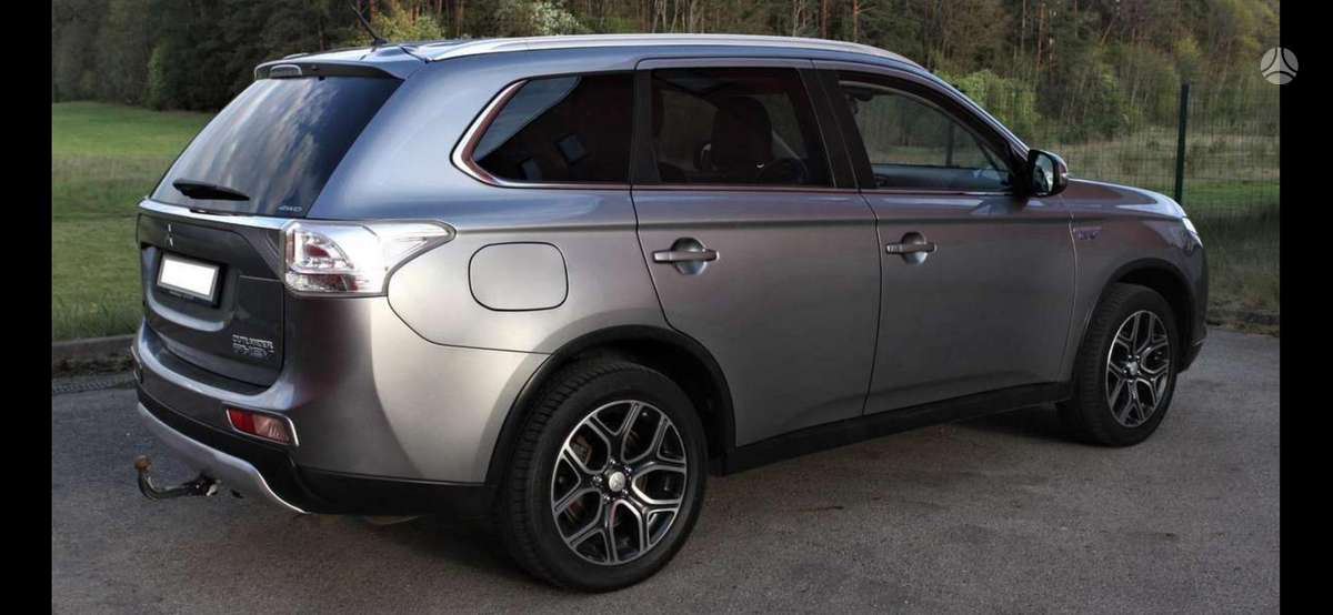 Mitsubishi Outlander - 4