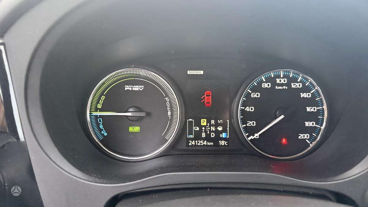Mitsubishi Outlander - 12