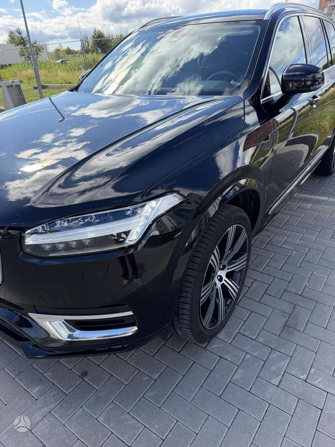 Volvo XC90 - 1