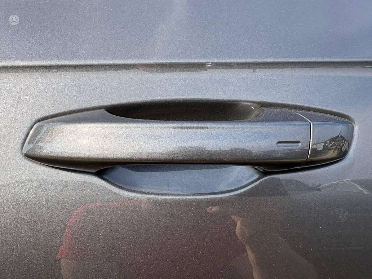 Volkswagen Touareg - 11